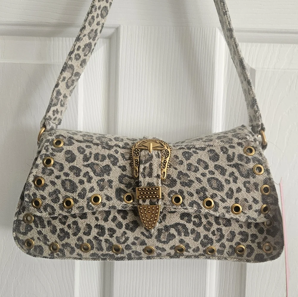 NWT Betsey Johnson XO- Isla Leopard Print Shoulder Bag - Picture 2 of 9